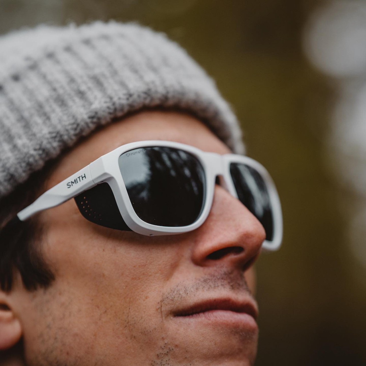 Smith Embark Wrap Sunglasses in White & ChromaPop Polarized Platinum Mirror 58mm