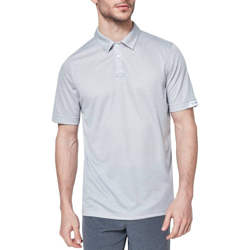Lifestyle image 1 of Oakley Men's Gravity SS Short Sleeve Classic Polo Shirt 2.0, Fog Grey XS X-Small