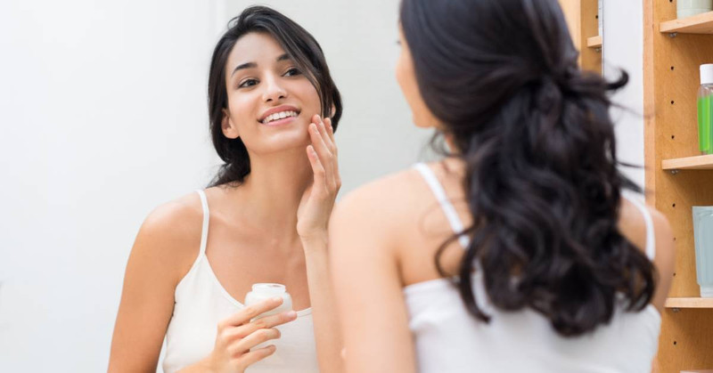 Tips For Treating Your Acne Breakouts in the Winter