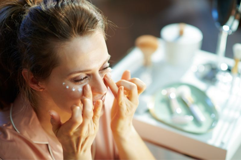 Tips and Tricks for Applying Eye Cream Properly