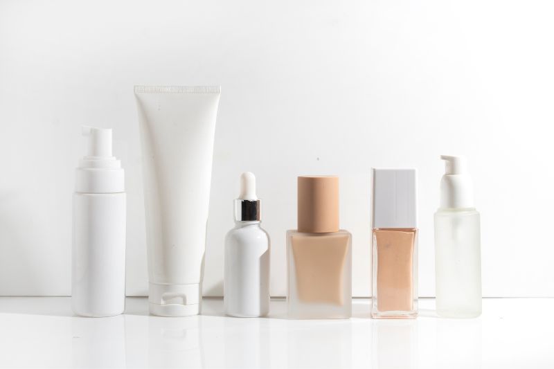 Everything You Need To Know About Covering Acne With Makeup