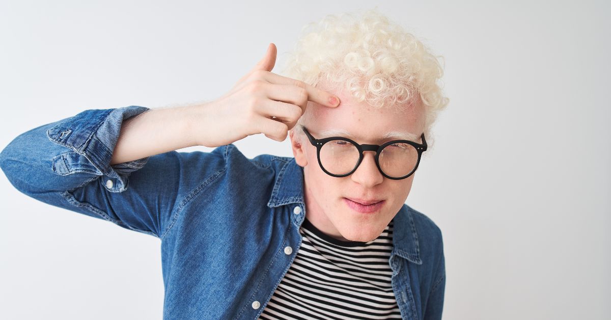 How To Identify and Treat a Blind Pimple