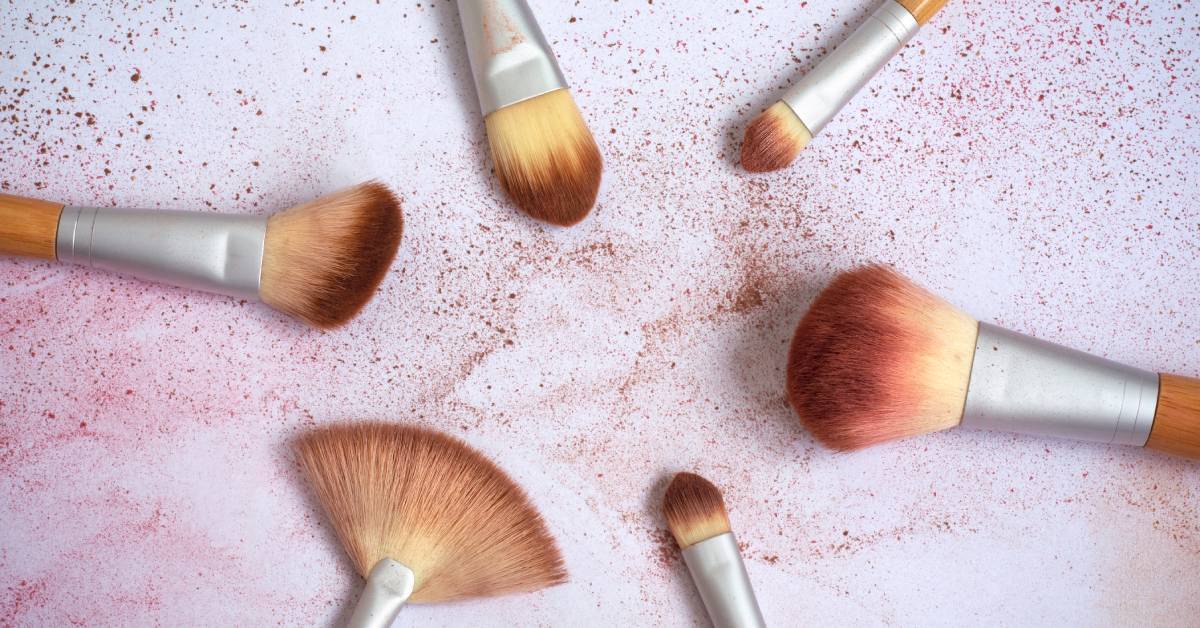 How Dirty Makeup Brushes Can Affect Your Skin