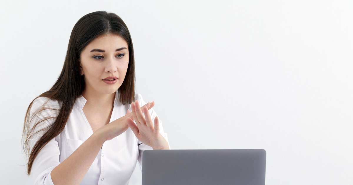 The Pros and Cons of Online Skincare Consultations