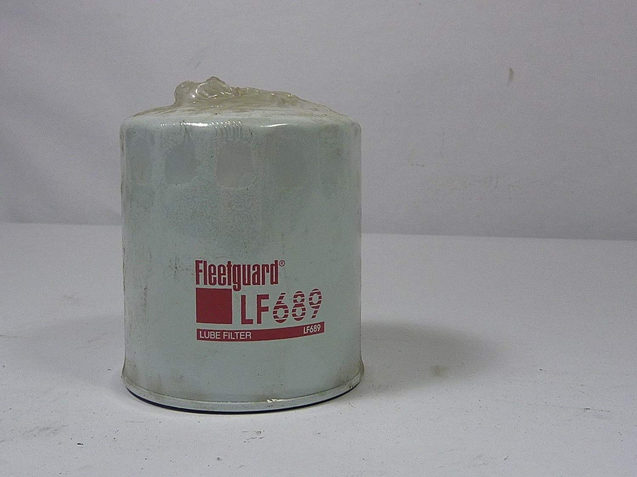 Fleetguard LF689 Oil Filter Cellulose SpinOn