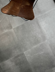 Maku Gray 32x32 Satin Large Format Tile