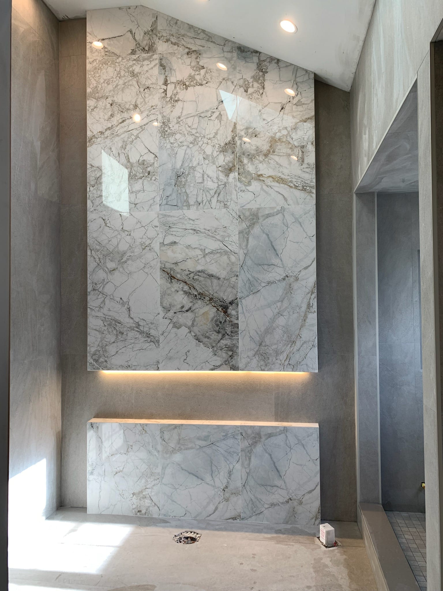 Supreme White 24x48 Polished Large Format Tile