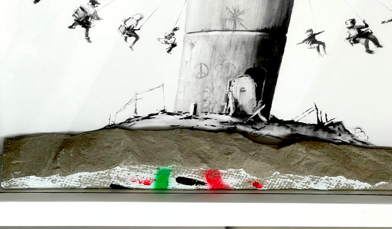 絵画/タペストリー THE WALLED OFF HOTEL BOX SET Banksy Banksy | Banksy Box Set The Walled Off Hotel from 2017