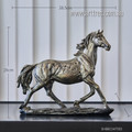Running Horse Retro Animal Resin Sculpture Size For Interior Decoration