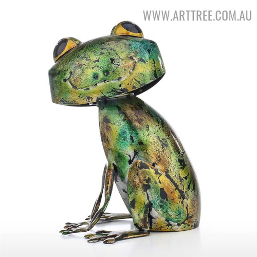 Frog Animal Modern Iron Material Sculpture for Sale