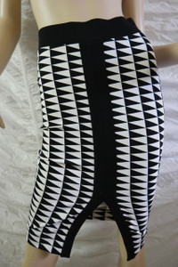 WITCHERY black white aztec geometric print front split tube skirt size 6 BNWT front view WITCHERY black white aztec geometric print front split tube skirt size 6 BNWT front view