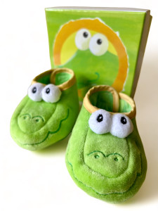 EGMONT TOYS green croc crocodile slippers size 3-9 months infant baby BNIB main view