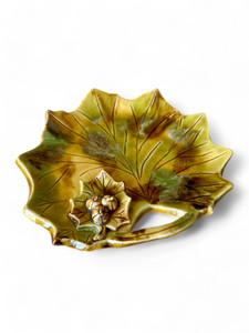 Vintage yellow pottery leaf trinket dish vide poche handmade 1950's AUSTRALIA main view Vintage yellow pottery leaf trinket dish vide poche handmade 1950's AUSTRALIA main view