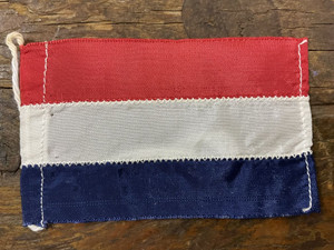 Vintage cloth mini FLAG & METAL NETHERLANDS ensign merchant flag 1970's EVC main view Vintage cloth mini FLAG & METAL NETHERLANDS ensign merchant flag 1970's EVC main view