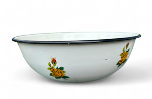 Vintage OTK enamel bowl salad mixing wash roses floral SOVIET RUSSIA USSR 1950's front view Vintage OTK enamel bowl salad mixing wash roses floral SOVIET RUSSIA USSR 1950's front view