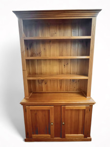 Vintage solid pine kitchen buffet hutch cabinet farmhouse 1980's AUSTRALIA front view Vintage solid pine kitchen buffet hutch cabinet farmhouse 1980's AUSTRALIA front view