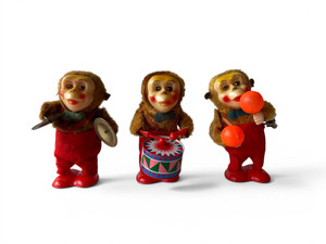 Vintage CLOCKWORK 3 musical monkey drum, cymbals & maracas wind-up toys 1960s group view
