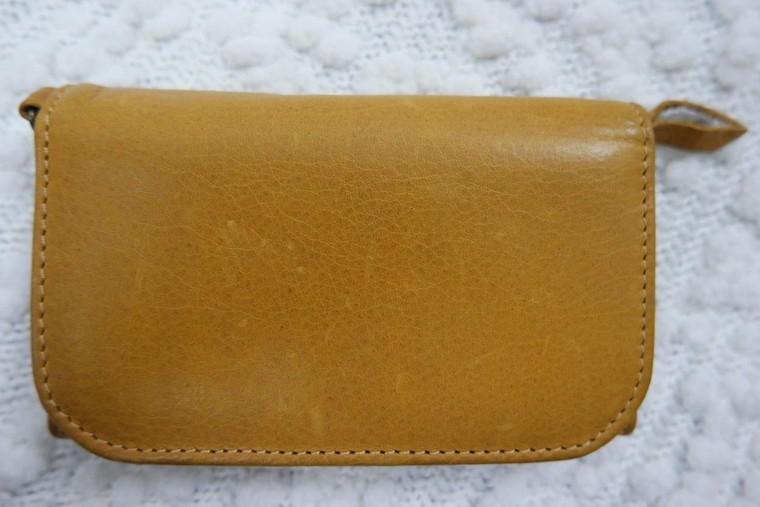 WILL LEATHER GOODS phone wallet front view