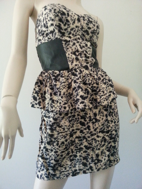 MINKPINK leopard print strapless pelpum dress size 12 BNWT front view