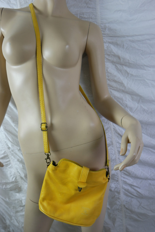 ZAGARA yellow 100% leather medium crossbody handbag MADE IN ITALY EUC front view