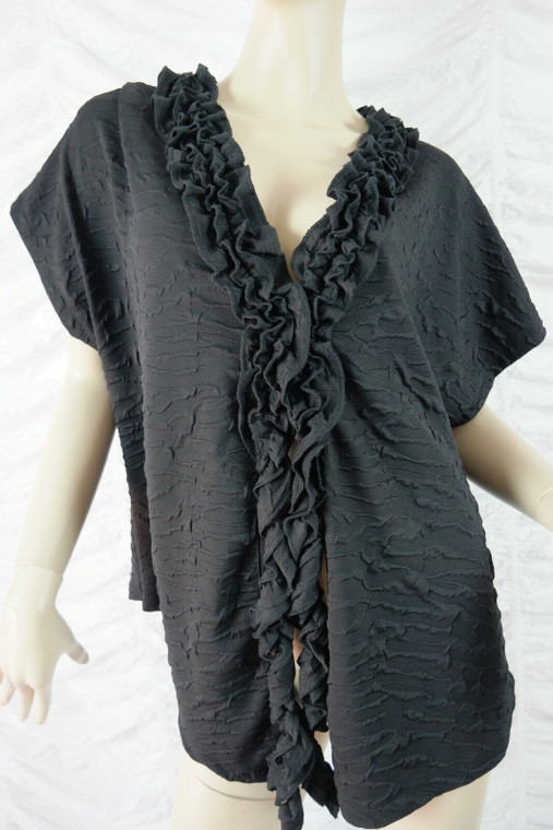 TS TAKING SHAPE black textured short sleeved Adventure cardigan size M/20 BNWT front view