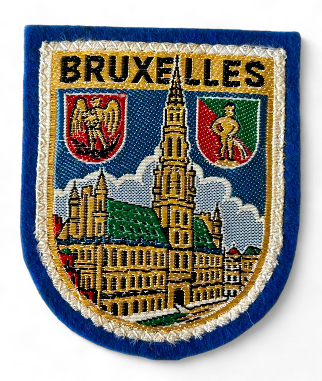 Vintage travel cloth badge patch gold Bruxelles Grand-Place BELGIUM 1960's NEW front view