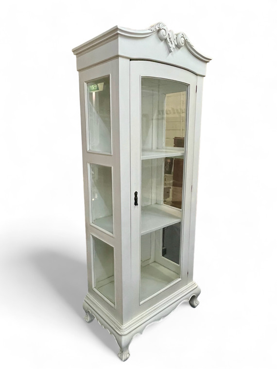 Vintage French Provincial Louis white display curio cabinet vitrine 1970's EVC front view