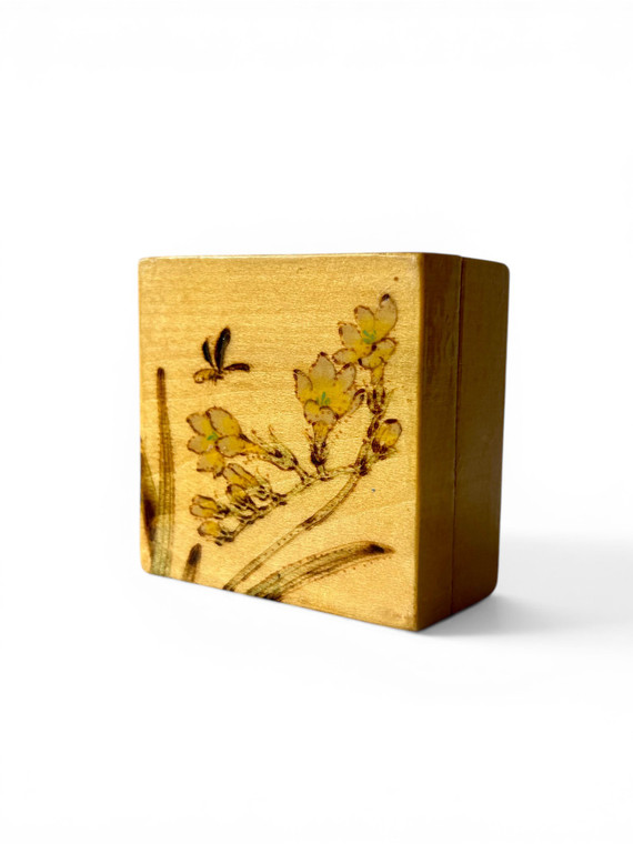 Vintage Chinese bamboo trinket box lacquered hand painted floral 1960's CHINA main view