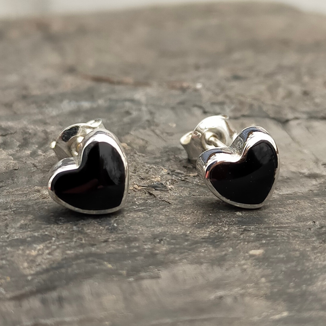 Medium Sterling Silver Whitby Jet Deep Heart Stud Earrings 565E