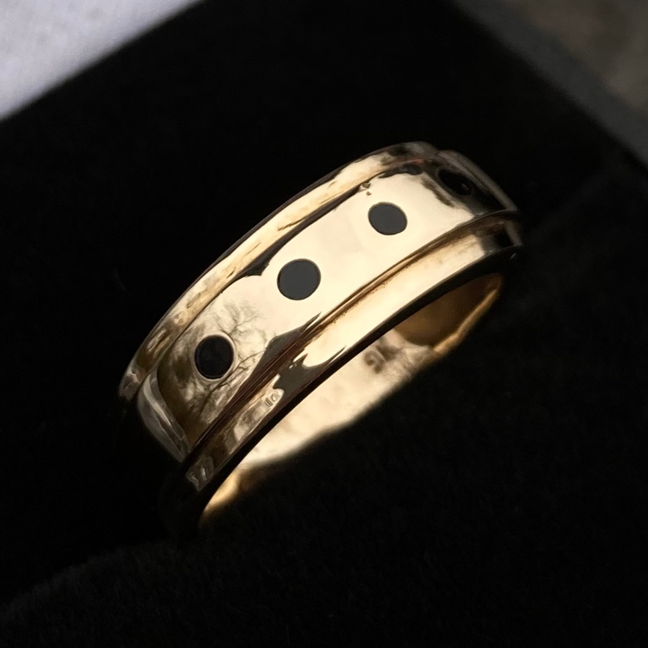 Mens 18ct store gold wedding band