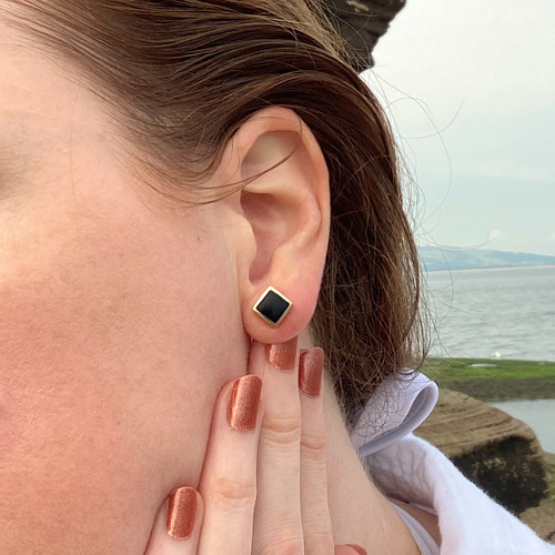 Square 9K gold stud earrings with hand carved natural black gemstone