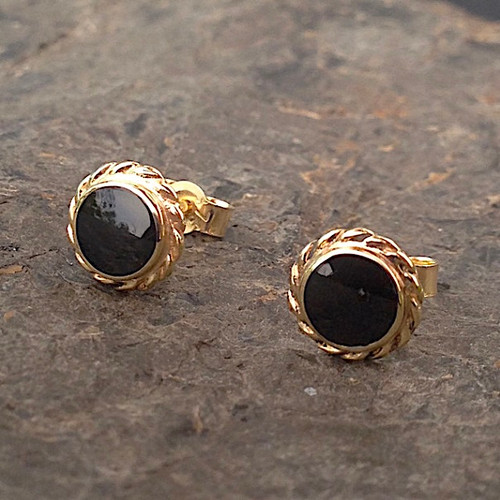 Hand crafted round rope edge Whitby Jet 9ct gold stud earrings