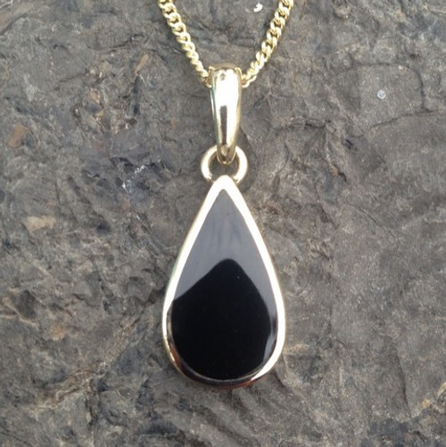 9ct gold and Whitby Jet teardrop pendant