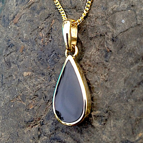 9ct gold and Whitby Jet teardrop pendant