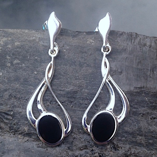 Dangly 925 silver earrings with oval organic black gemstones