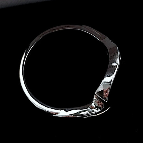 925 sterling silver and Whitby Jet oval  offset curved twist shoulder ring