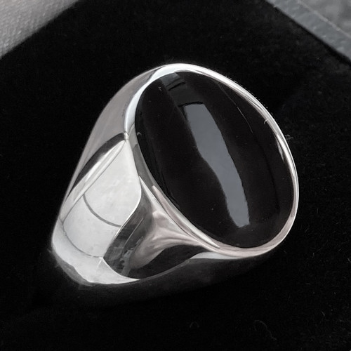 Hand crafted gents medium oval sterling silver Whitby Jet smooth signet ring