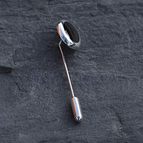 Classic mens 925 silver curved tie pin with hand carved natural black shiny oval gemstone