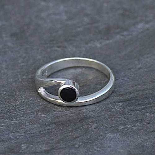 Whitby Jet and 925 silver round stone ring with split shank