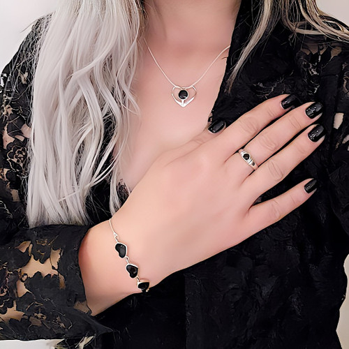 Contemporary Sterling Silver Whitby Jet Heart Pendant Necklace 083CP