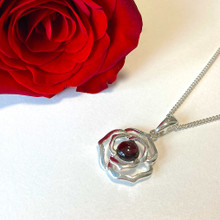 Hand crafted 925 silver red garnet flower necklace with gift case