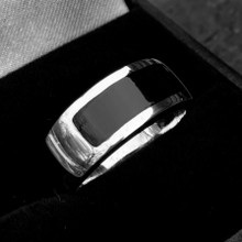 Mens platinum Whitby Jet rectangular inlaid wide band with gift case
