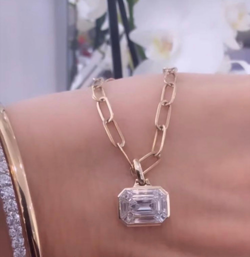 9ct Yellow Gold illusion set natural diamond pendant