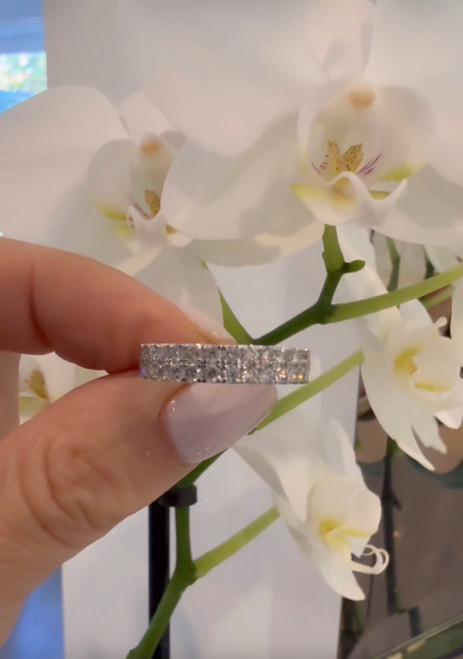 14ct White Gold Band featuring 1.00 carat of natural Diamonds