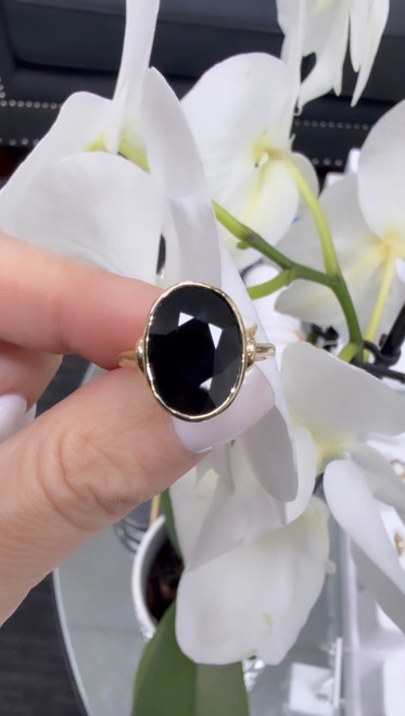 9ct Yellow Gold ring featuring a natural 8.20 carat Sapphire bezel set