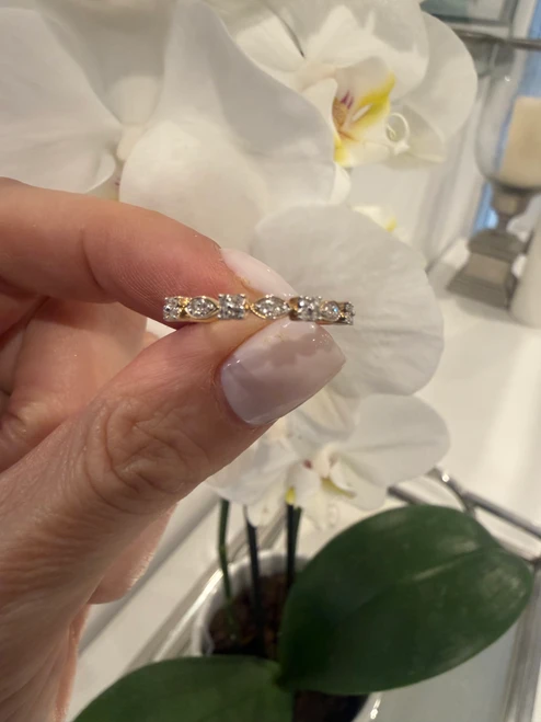 14ct yellow gold diamond band