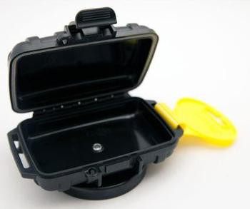 OtterBox with 80lb-pull Magnet (Spy Hawk GPS 728795620622 GPS Trackers) photo