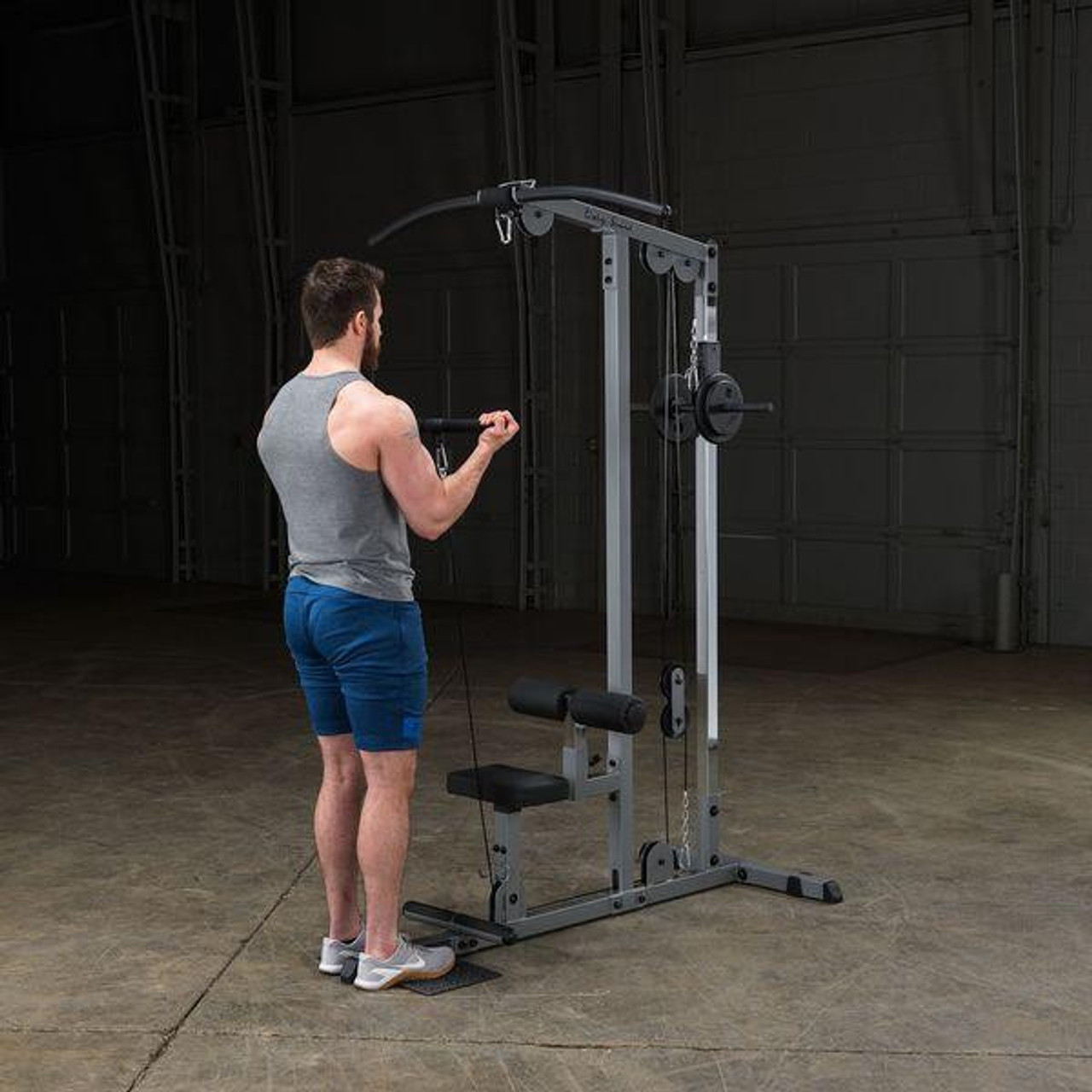 Plate-Loaded Lat Pulldown Machine