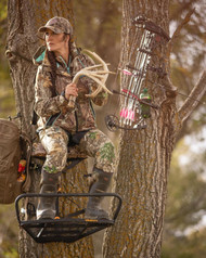 What to Choose: Treestands vs. Blinds