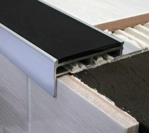 Tile Ramp Edging Anti-Slip Tile-in Stair Edging for Hard Flooring – 2.8m